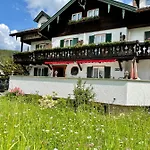 Konukevi Gaestehaus Sonnenheim 3*