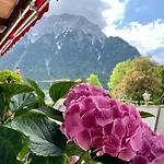 Gaestehaus Sonnenheim Konukevi Mittenwald
