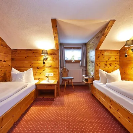 Gastehaus Sonnenheim 게스트하우스 미텐발트