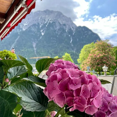 Gaestehaus Sonnenheim Guest house Mittenwald