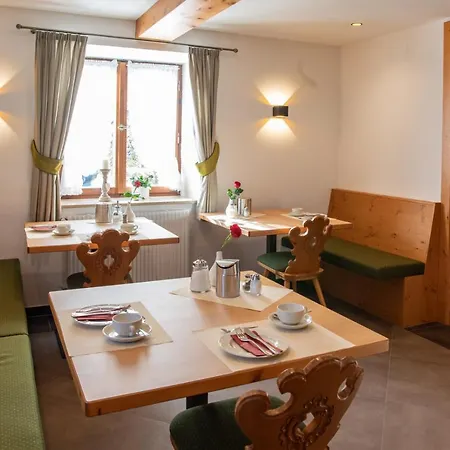 Guest house Gaestehaus Sonnenheim Mittenwald