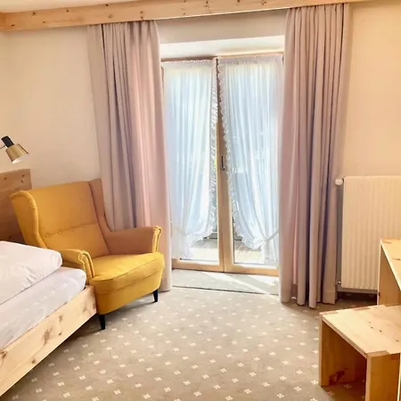 Guest house Gaestehaus Sonnenheim Mittenwald